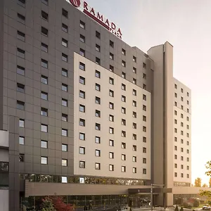 Ramada Plaza By Wyndham Convention Center Bükreş